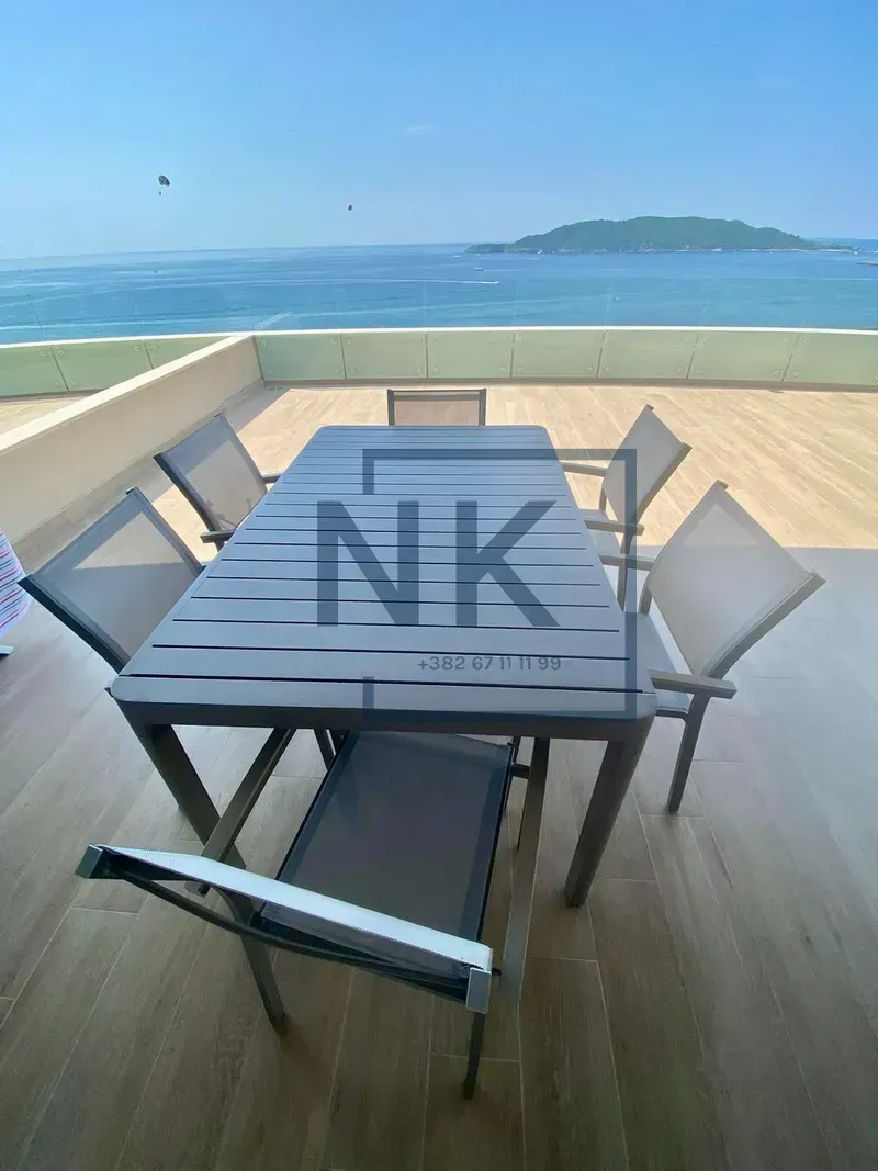 Prodaja, trosoban stan, 190m², Rafailovići, Budva