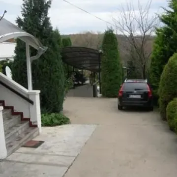 Izdavanje, kuća, 300m², Savski Venac, Beograd - image 13