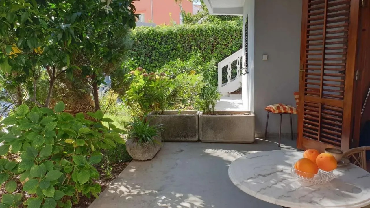Izdavanje, jednosoban stan, 50m², Seljanovo, Tivat