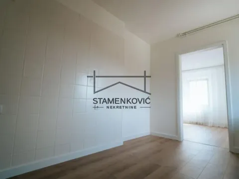 Prodaja, trosoban stan, 74m², Petrovaradin, Novi Sad - image 4