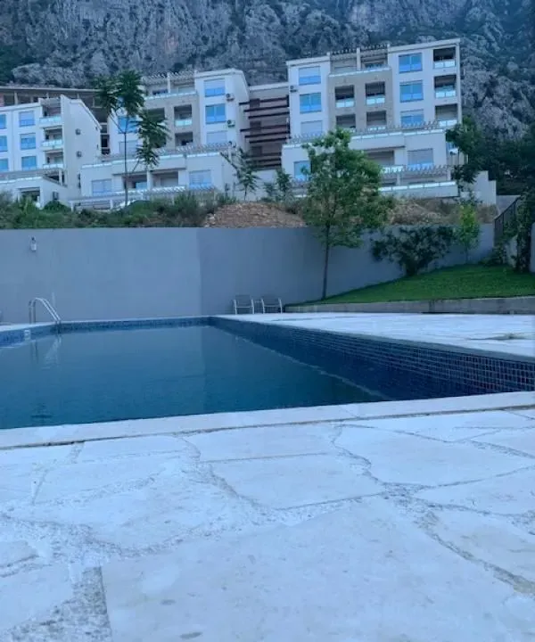 Sale, four bedroom apartment, 403m², Dobrota, Kotor