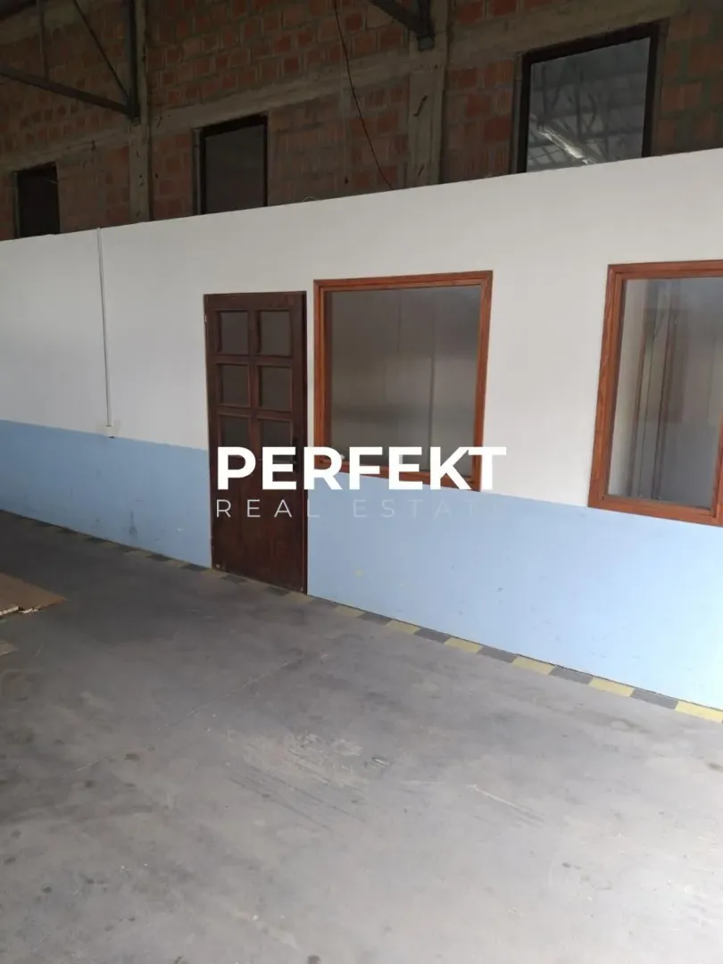 Rent, office space, 112m², Kačarevo, Pančevo