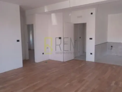 Prodaja, trosoban stan, 130m2, Dalmatinska ulica, Podgorica Prodaja, trosoban stan, 130m2, Dalmatinska ulica, Podgorica