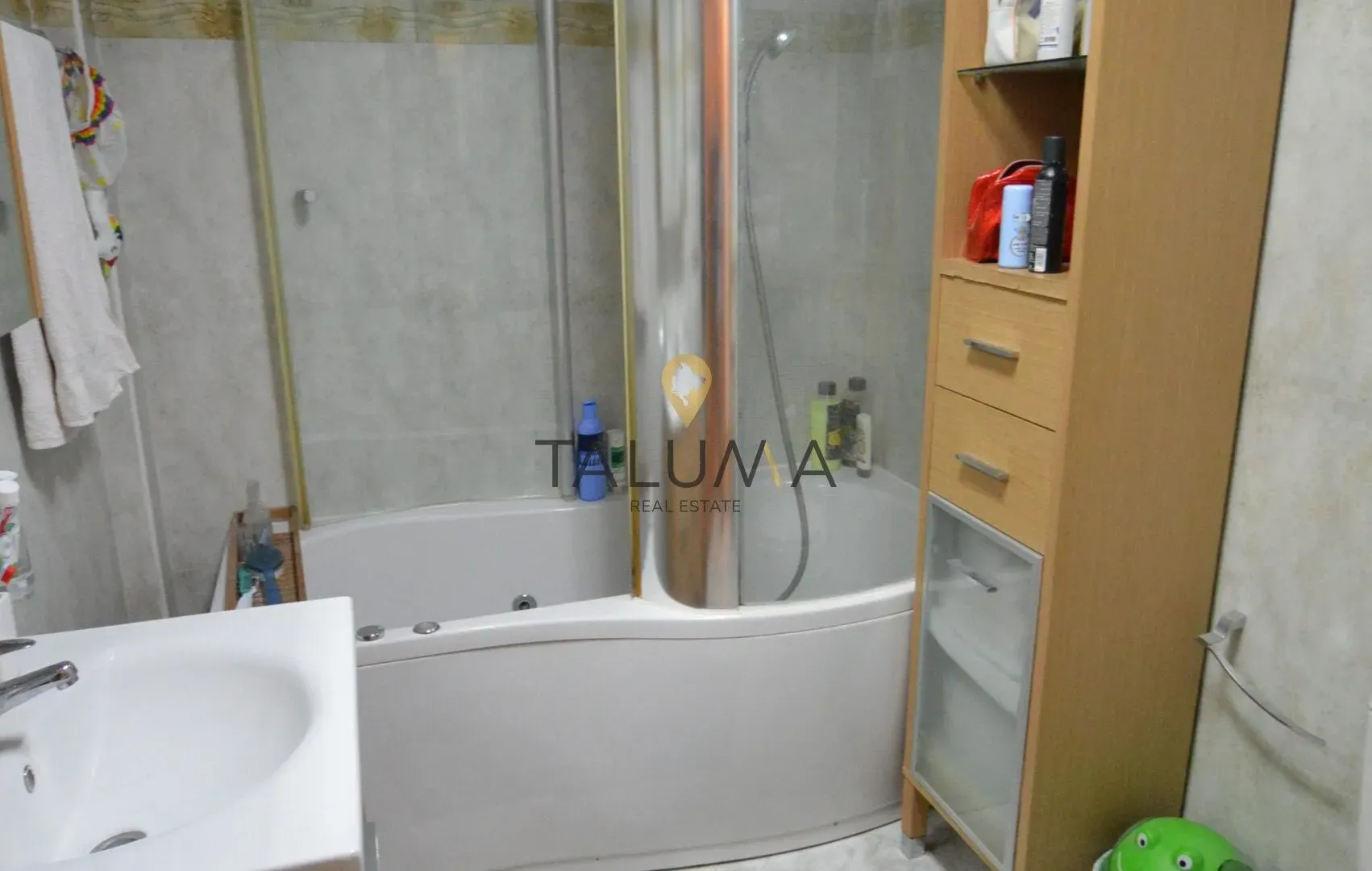 Prodaja, trosoban stan, 100m², Preko Morače, Podgorica