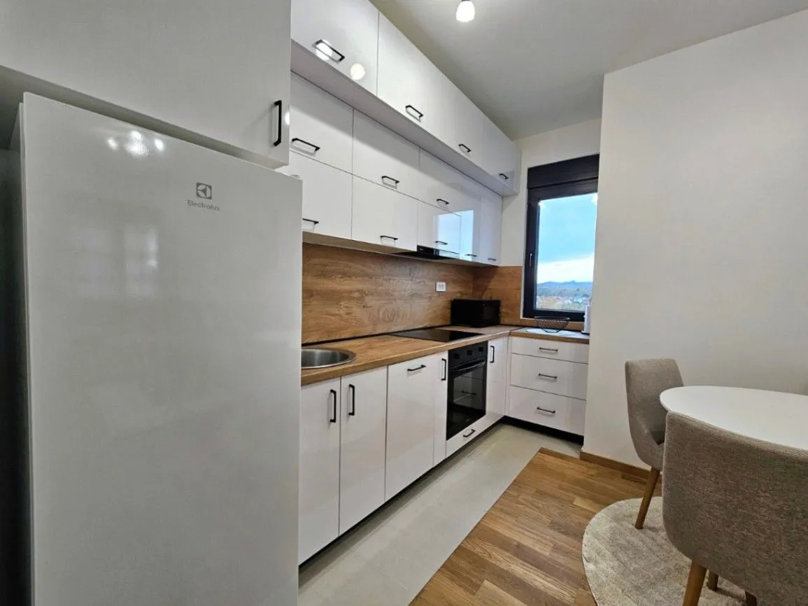 Izdavanje, dvosoban stan, 60m², New City, Podgorica