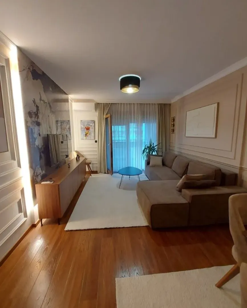Izdavanje, jednosoban stan, 53m², Master Kvart, Podgorica