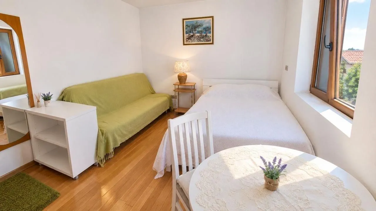 Izdavanje, garsonjera, 31m², Centar, Tivat