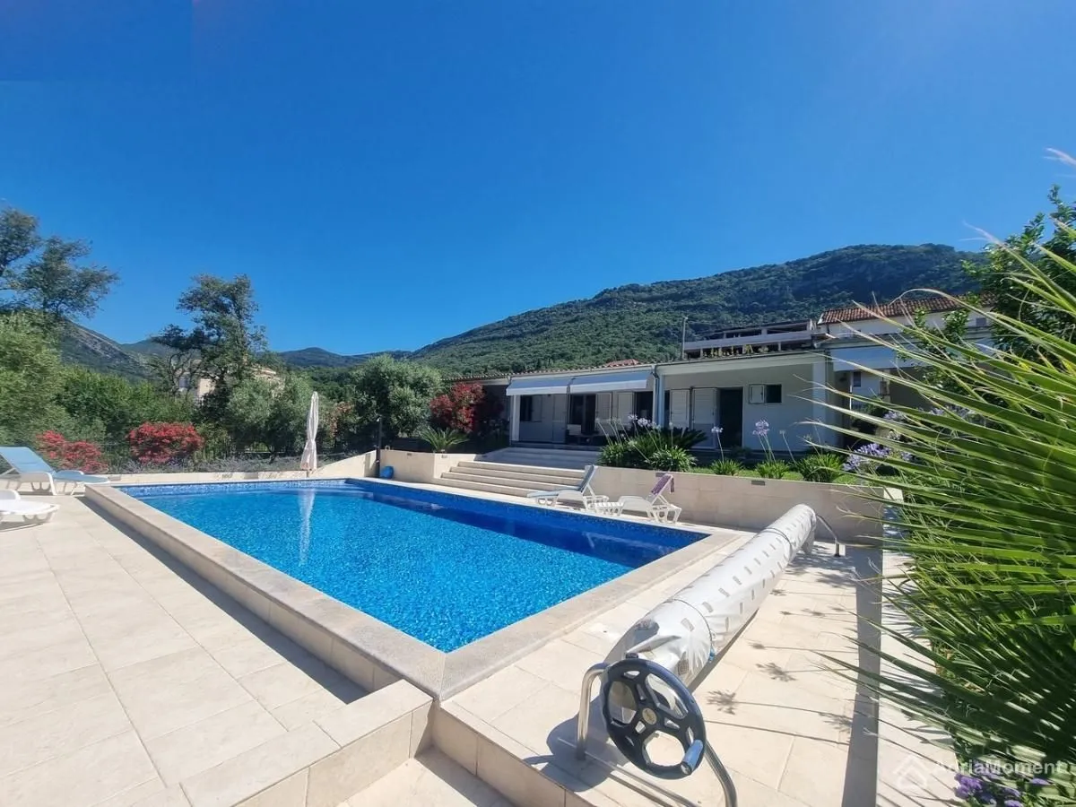 Sale, house, 239m², Kavač, Kotor