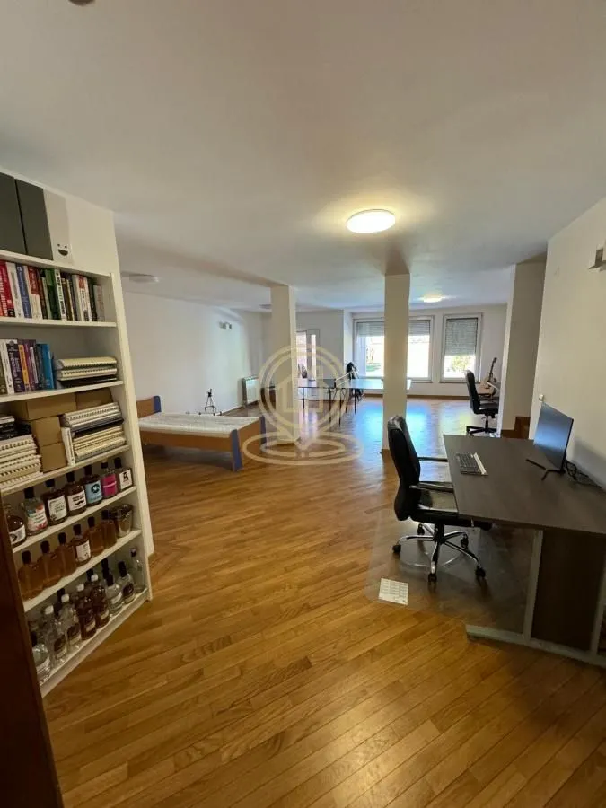 Rent, office space, 320m², Višnjička Banja, Palilula Sve Podlokacije