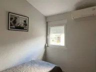 Izdavanje, trosoban stan, 90m2, Centar, Tivat