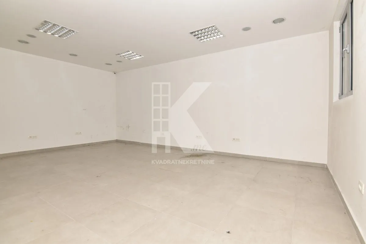 Rent, office space, 105m², Tološka šuma, Podgorica