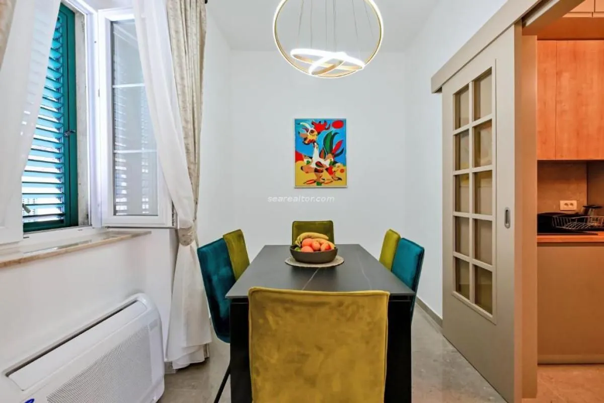 Prodaja, trosoban stan, 90m², Grad, Kotor