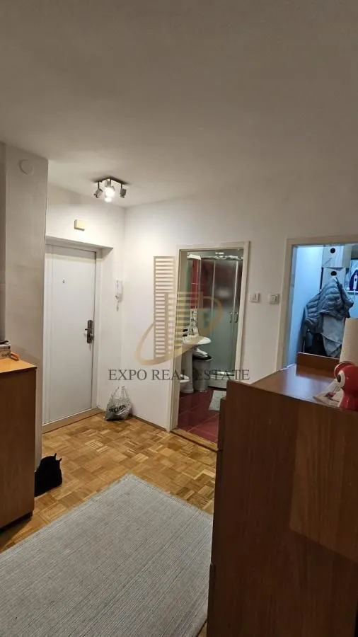 Prodaja, dvosoban stan, 52m², Centar, Novi Sad