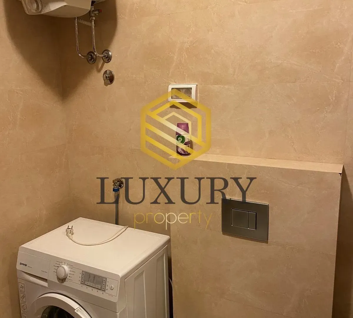 Izdavanje, jednosoban stan, 53m², Centar, Podgorica