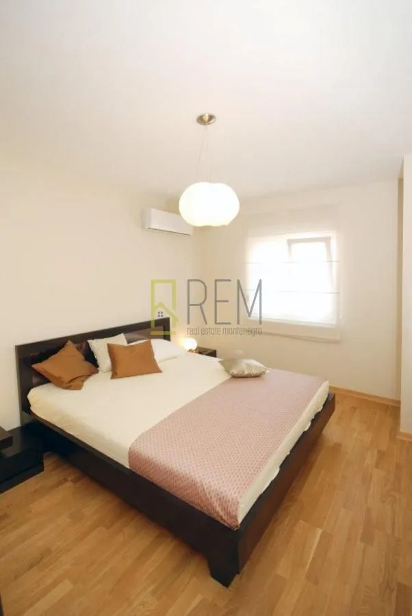 Rent, two bedroom apartment, 70m², City Kvart, Podgorica