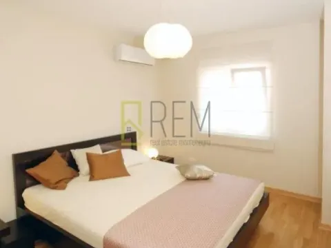 Izdavanje, dvosoban stan, 70m², City Kvart, Podgorica - image 14