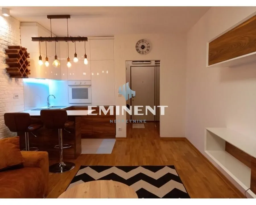 Izdavanje, jednosoban stan, 35m², Ada, Beograd