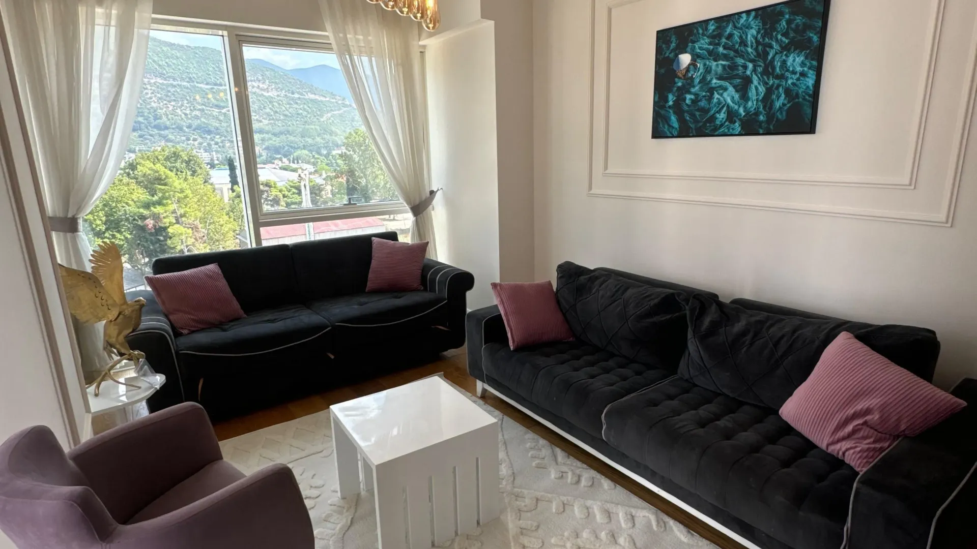 Izdavanje, trosoban stan, 98m², Centar, Budva