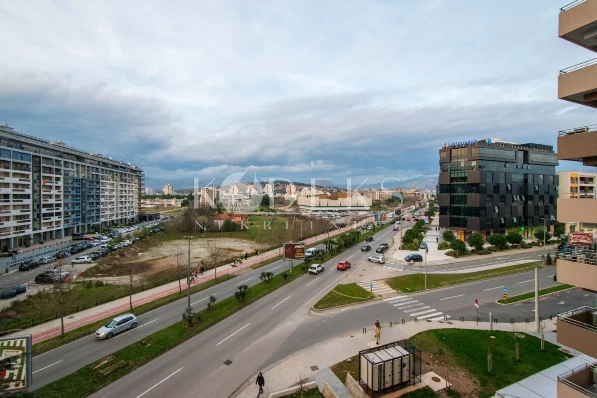 Rent, office space, 71m², Central Point, Podgorica