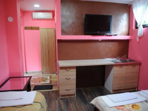 Izdavanje, jednosoban stan, 54m², Centar, Nikšić - image 6