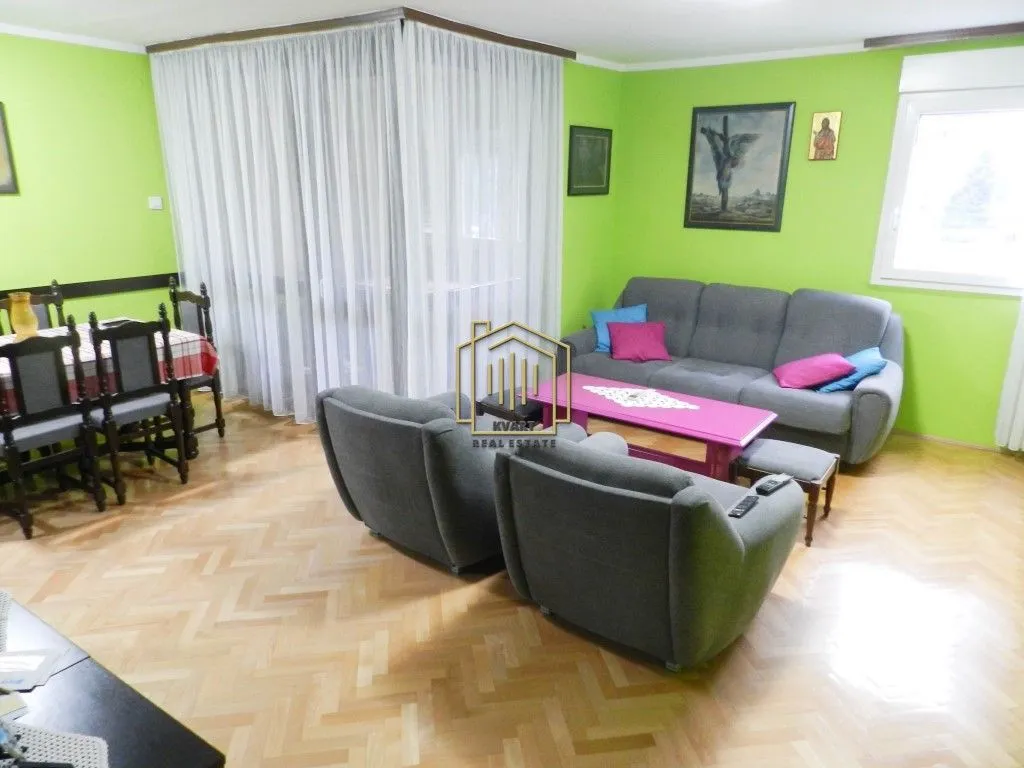 Prodaja, trosoban stan, 90m², Centar, Nikšić