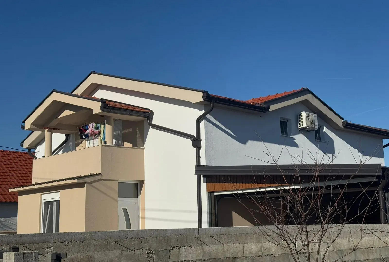 Prodaja, kuća, 200m², Karaburško Polje, Podgorica