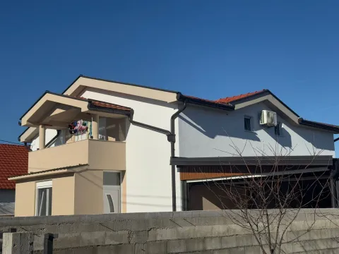 Sale, house, 200m², Karaburško Polje, Podgorica - image 2