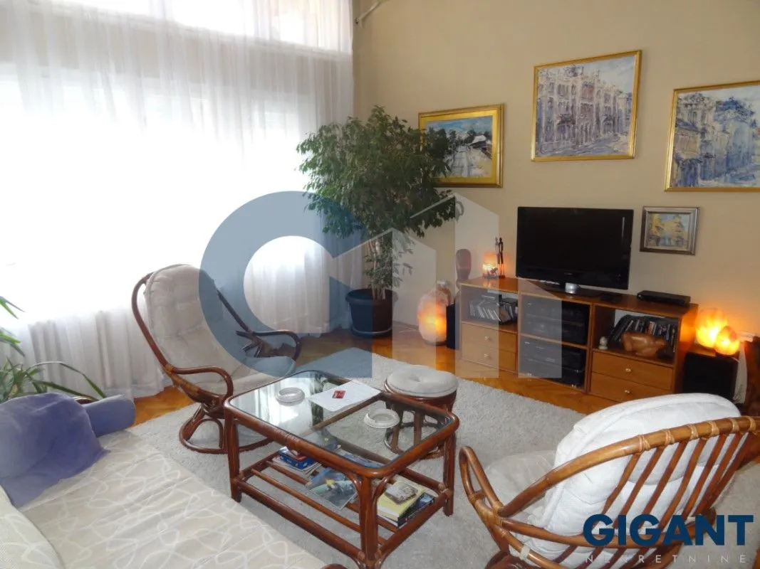 Prodaja, trosoban stan, 85m², Poštanska Štedionica, Palilula Sve Podlokacije