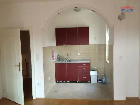 Izdavanje, jednosoban stan, 41m², Sajmište, Novi Sad