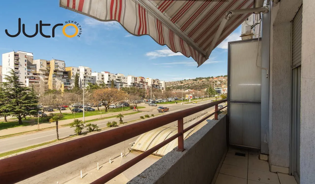 Prodaja, trosoban stan, 110m², Preko Morače, Podgorica