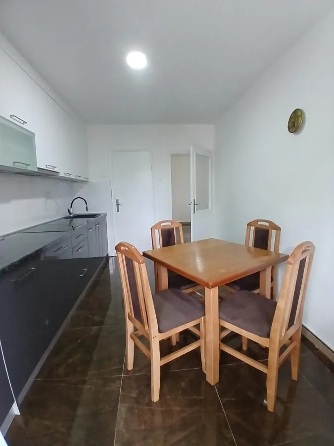 Izdavanje, dvosoban stan, 58m², Vašarište, Jagodina