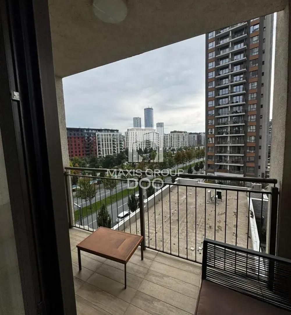 Izdavanje, trosoban stan, 81m², Savski Venac, Beograd