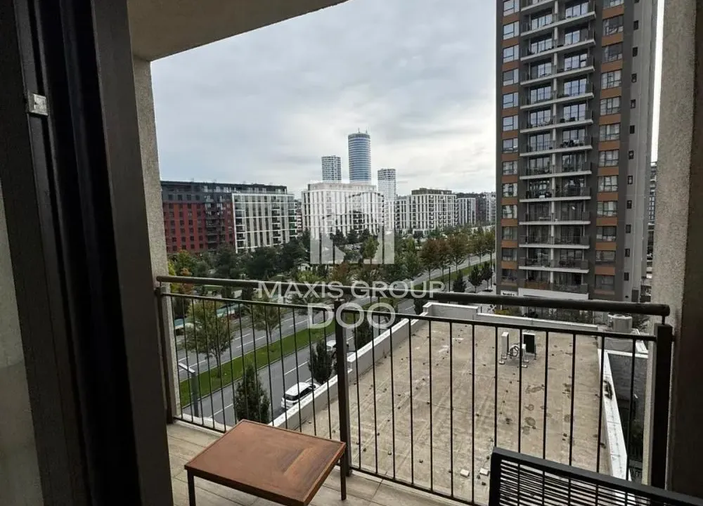 Izdavanje, trosoban stan, 81m², Savski Venac, Beograd