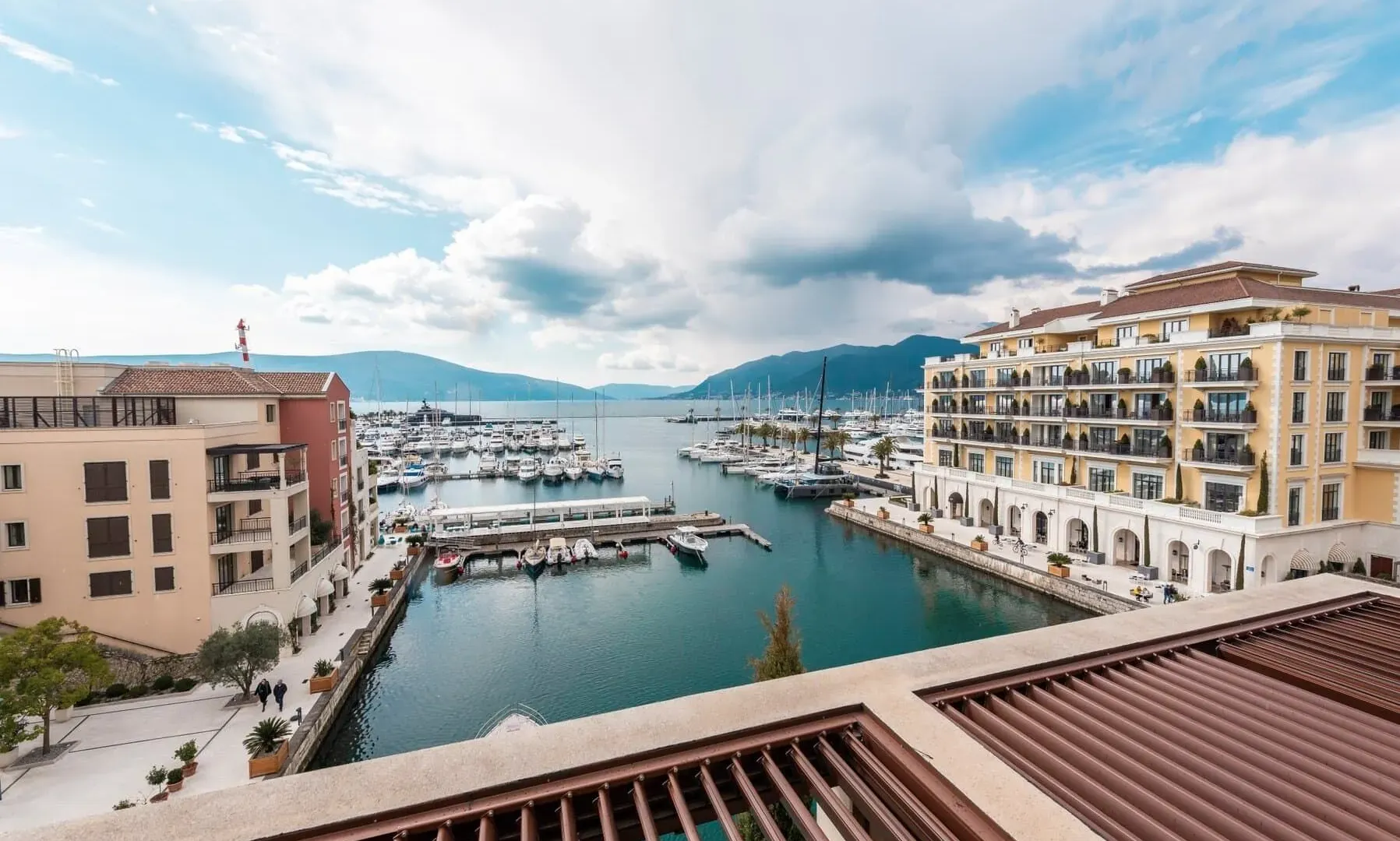 Prodaja, četvorosoban stan, 278m², Porto Montenegro, Tivat