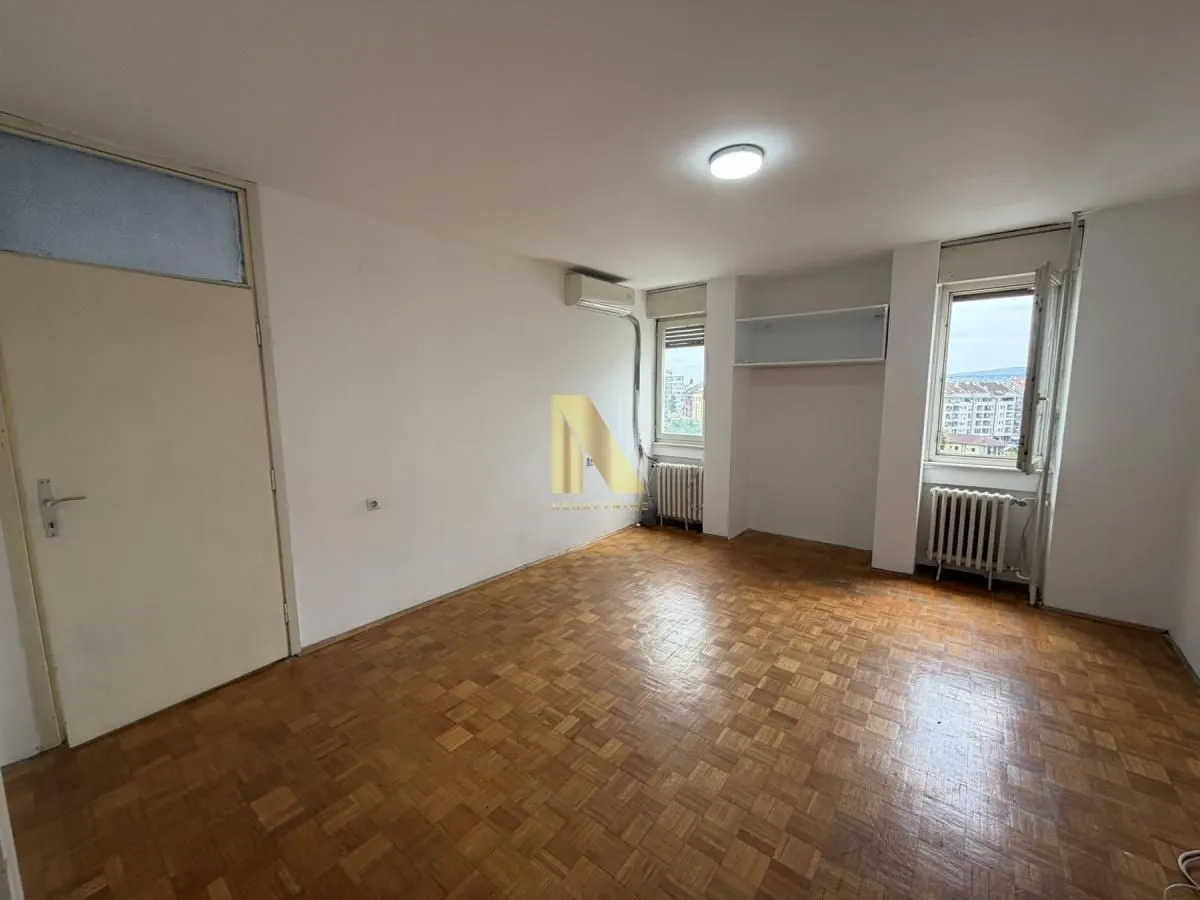 Rent, office space, 94m², Bulevar Oslobodjenja, Novi Sad Sve Podlokacije