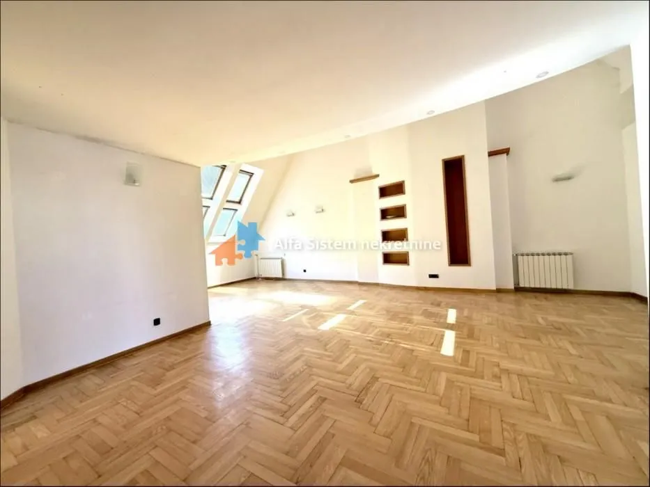 Prodaja, stan, 208m², Kalenić Pijaca, Vračar Sve Podlokacije