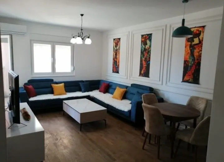 Izdavanje, jednosoban stan, 46m², Stari Aerodrom, Podgorica