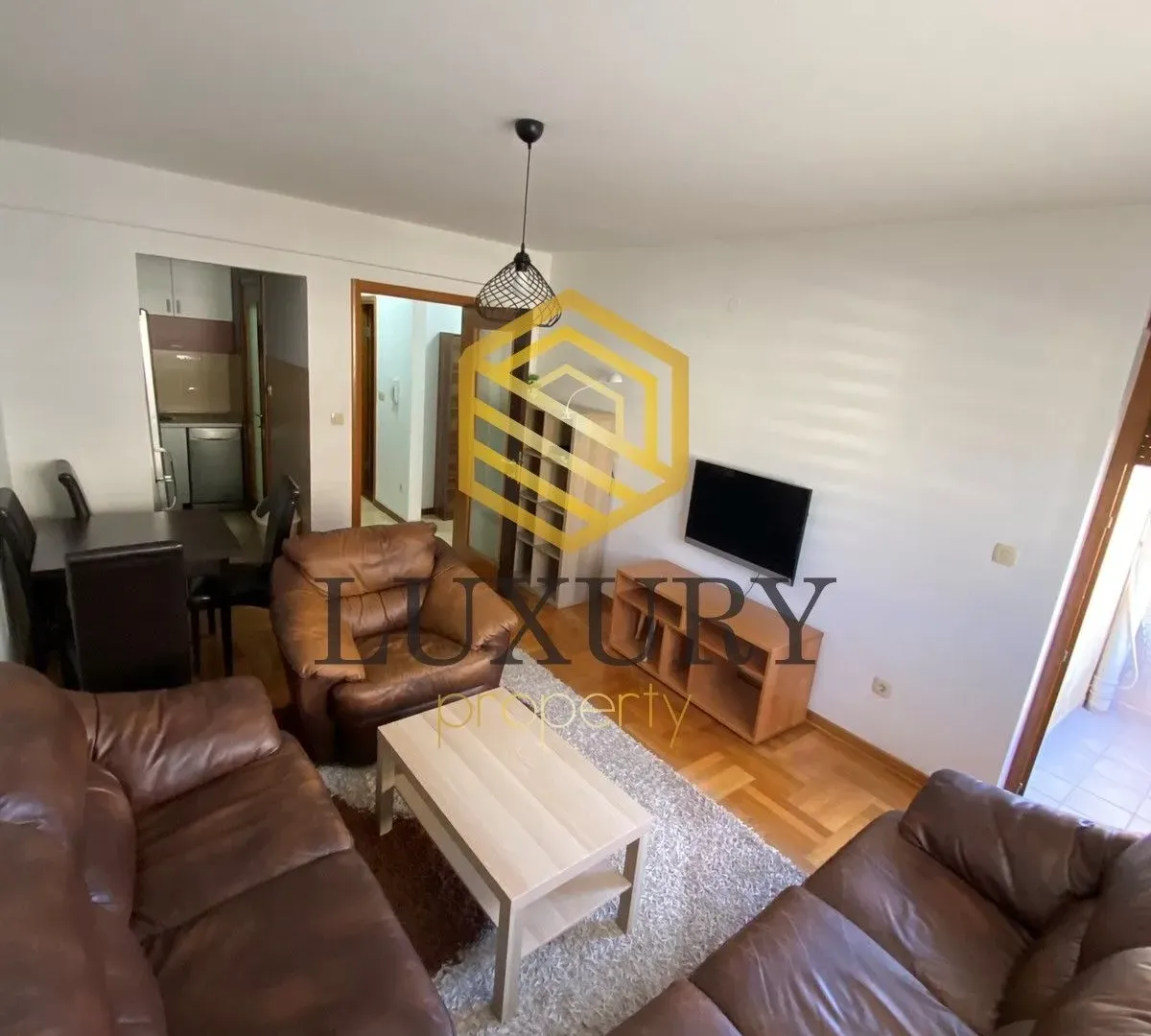 Izdavanje, dvosoban stan, 55m², Stari Aerodrom, Podgorica