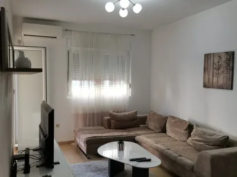 Izdavanje, jednosoban stan, 46m², City Kvart, Podgorica - image 4