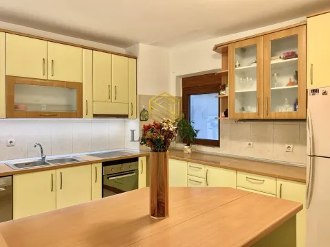 Rent, house, 110m², Centar, Podgorica - image 8