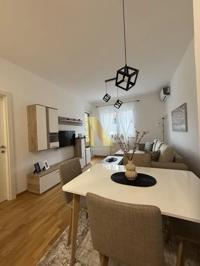 Izdavanje, jednosoban stan, 37m², Bulevar Evrope, Novi Sad Sve Podlokacije