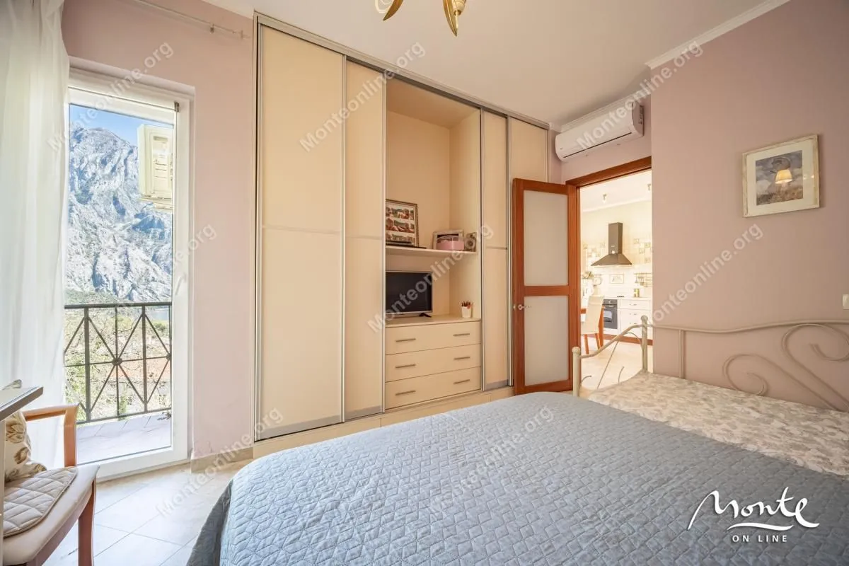 Prodaja, jednosoban stan, 63m², Orahovac, Kotor