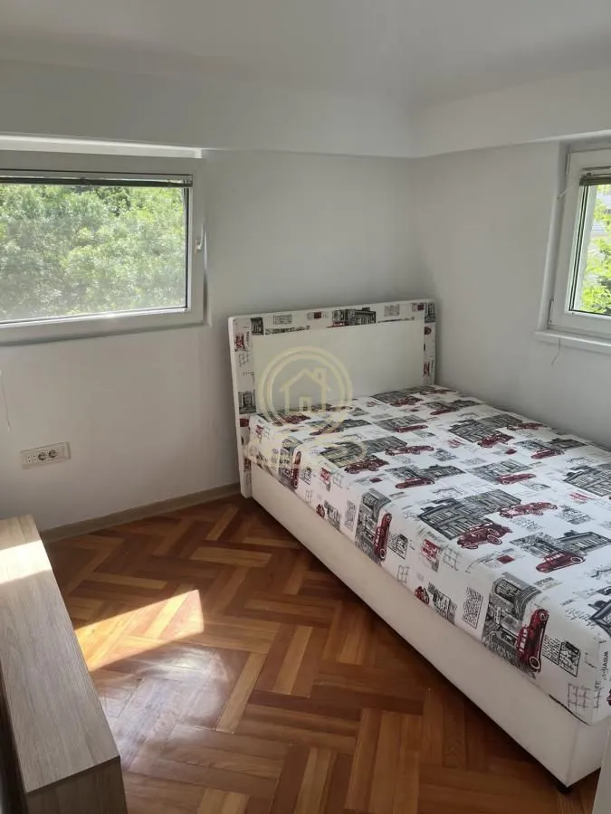 Rent, four bedroom apartment, 65m², Stari Grad, Beograd