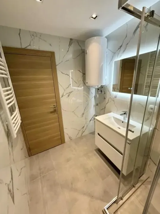 Prodaja, četvorosoban stan, 84m², Palilula, Niš