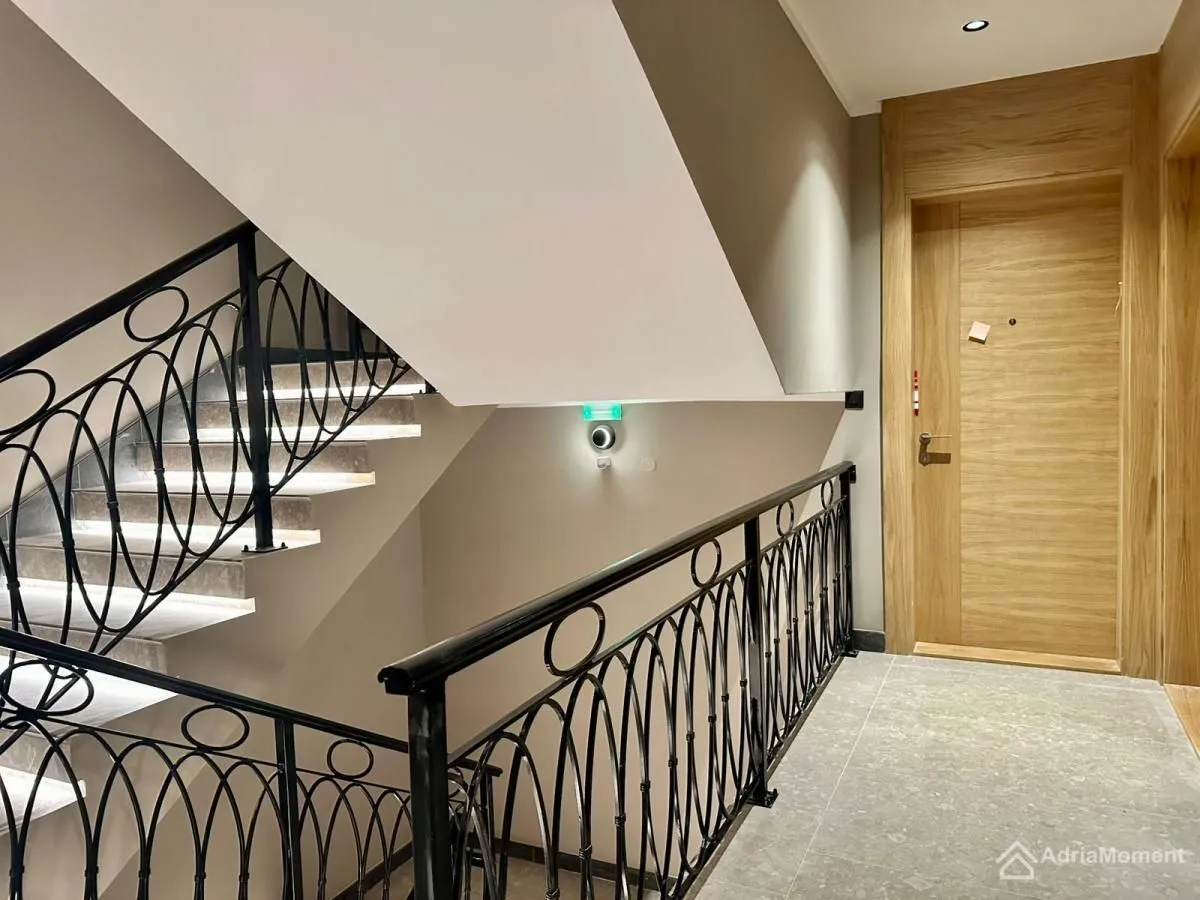 Prodaja, trosoban stan, 96m², Kalimanj, Tivat