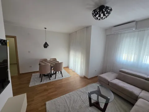 Rent, two bedroom apartment, 65m², Pobrežje, Podgorica - image 7