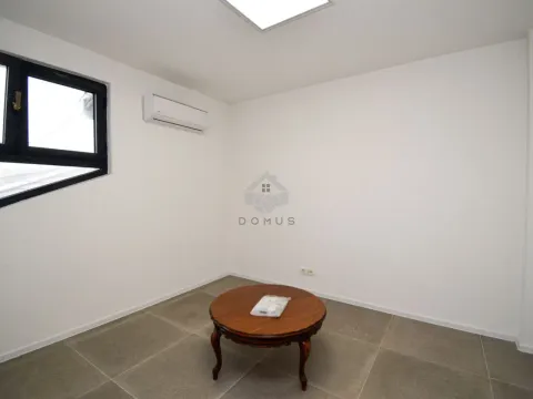 Izdavanje, poslovni prostor, 120m², Centar, Podgorica - image 5