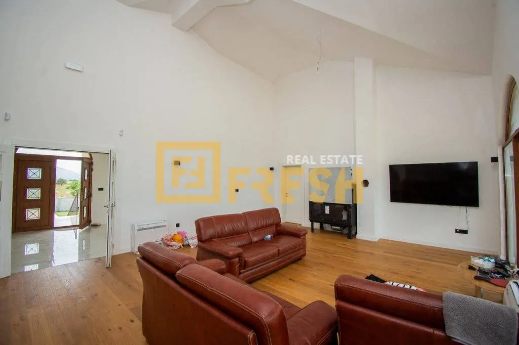 Rent, house, 700m², Zeta, Podgorica