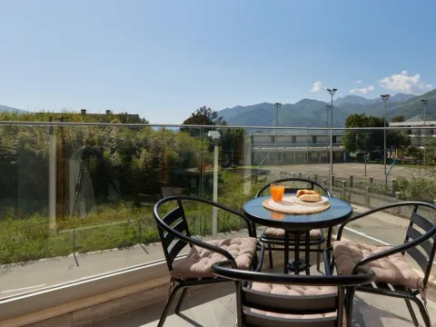 Izdavanje, dvosoban stan, 70m², Tivat, Crna Gora - image 9
