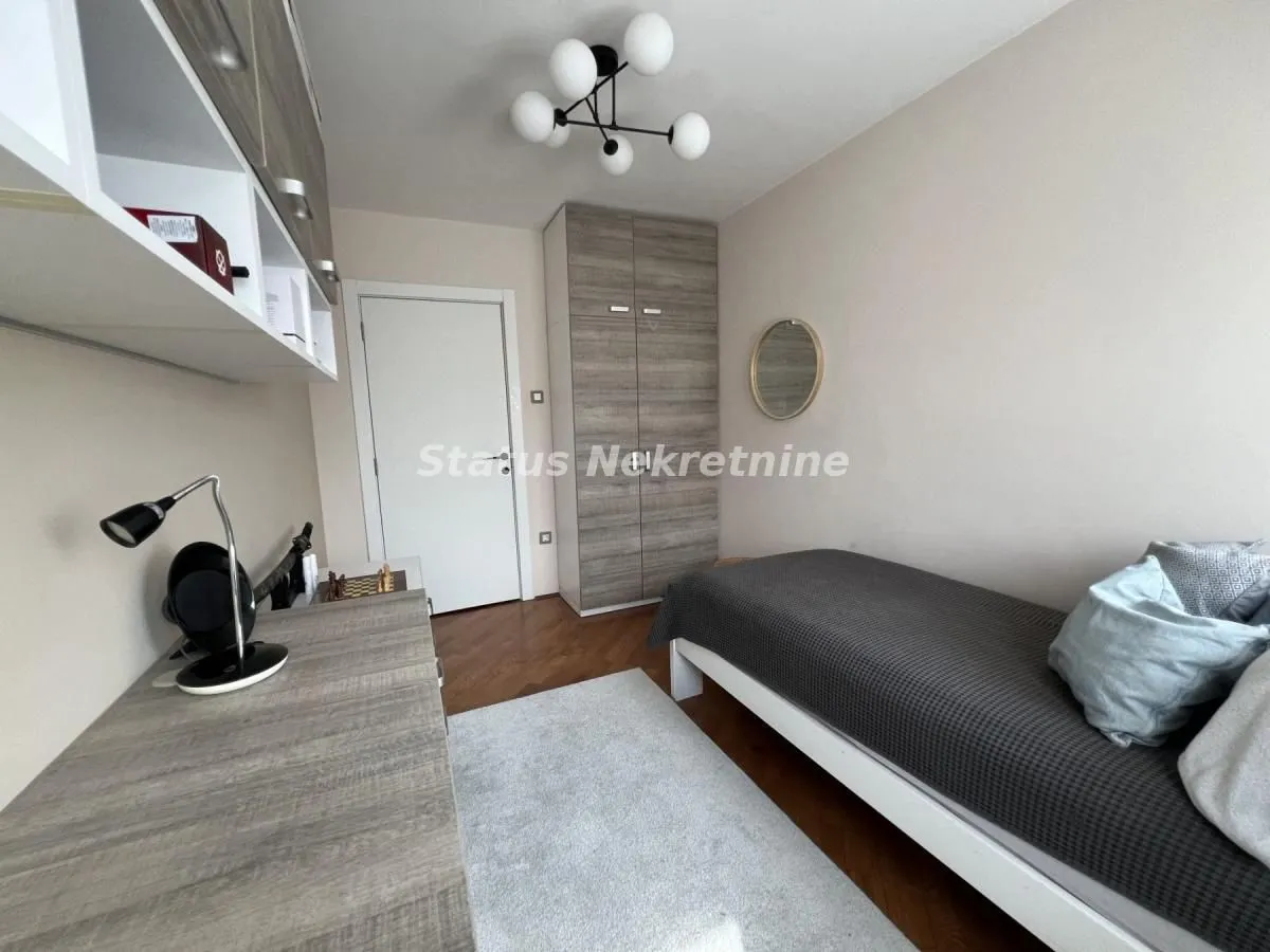 Sale, four bedroom apartment, 102m², Cara Dušana, Novi Sad Sve Podlokacije
